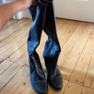 Etienne Aigner Flirty Shag Black Leather knee high boots size 6.5 side Zip